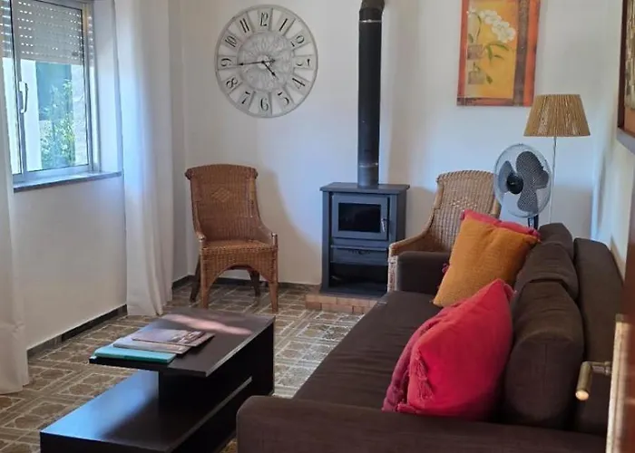 Casa Nova - Paderne - Moradia Com Jardim